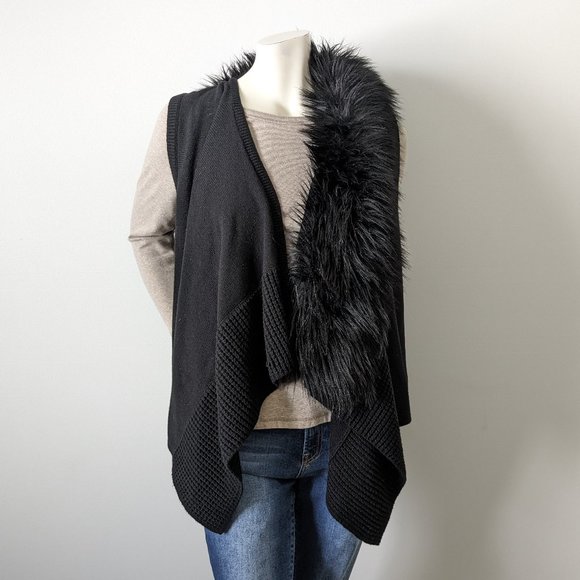 Michael - Michael Kors - Black Vest w/ Removable Faux Fur Trim Vest - Size S - Picture 1 of 8